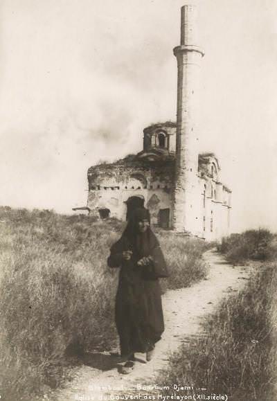 Bodrum Camii, Laleli