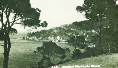 Büyükada, Görünen baca  Kozmeto Un Fabrikası'na ait.