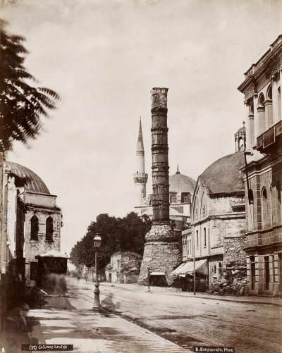 Çemberlitaş Basile Kargopoulo Fotoğrafı 1875