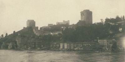 Denizden Rumeli Hisarı ve Çevresi Görünümü / 1910′lu yıllar