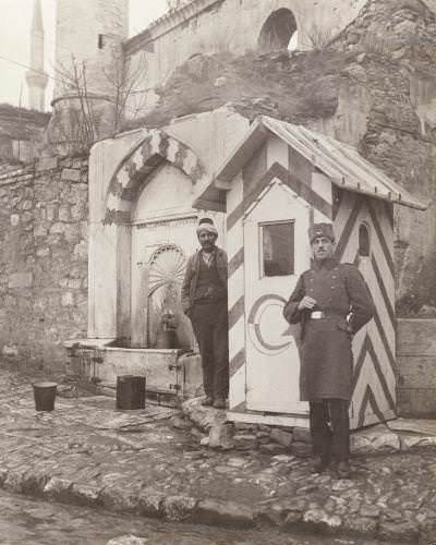 Eski İstanbul FotoğraflarI: Güngörmez Mescidi Sebili