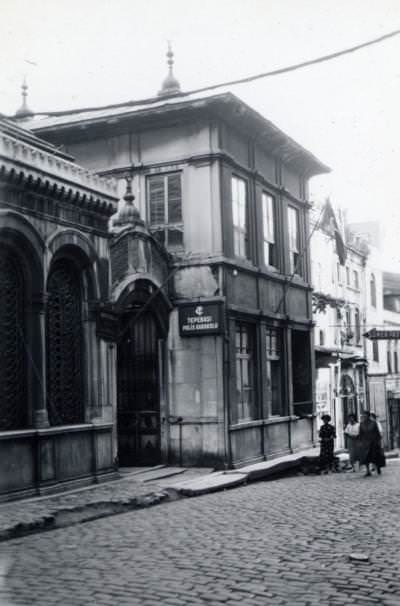 Eski İstanbul: Tepebaşı Polis Karakolu SALT Araştırma, Ali Saim Ülgen Arşivi