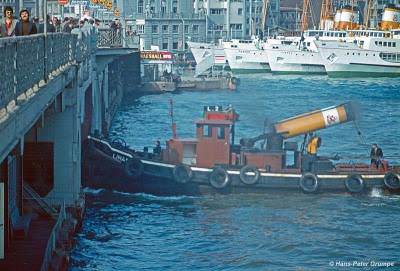 Galata Köprüsü Altında Çatana