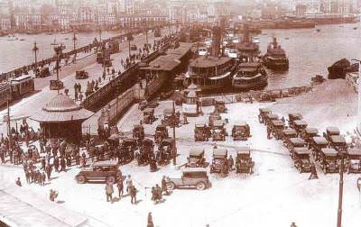 Galata Köprüsü ve Taksiler