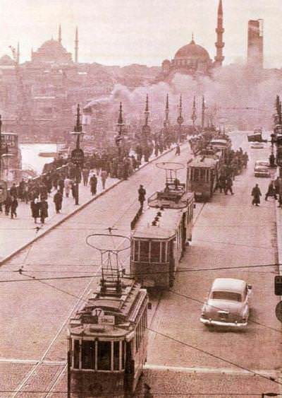 Galata Köprüsü ve Tramvaylar