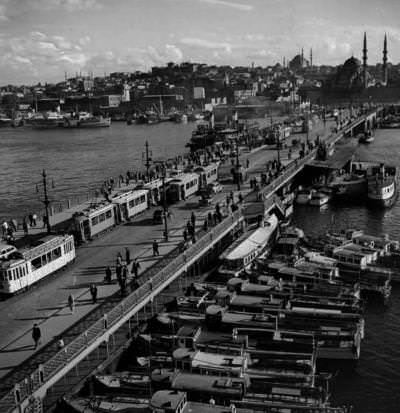 Galata Köprüsü'nde Tramvaylar