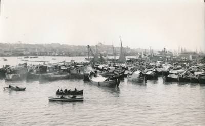 Haliç'te Kayıklar / 1945