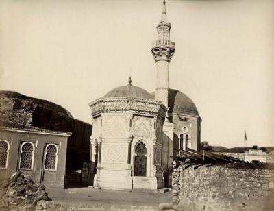 Keçecizade Fuat Paşa Camii ve Türbesi
