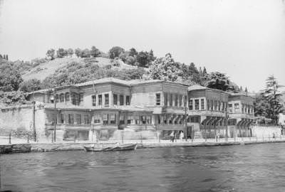 Köçeoğlu Yalısı,  Bebek, 1938 Nicholas V. Artamonoff koleksiyonu
