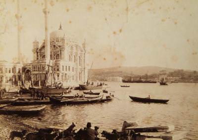 Ortaköy Camii