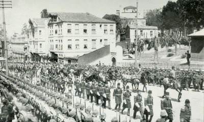 Padişah Sultan Reşat Alemdar Caddesi'nde