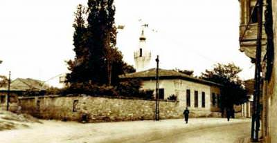 Şehremini Deniz Abdal Camii. Millet Caddesi ile Deniz Abdal Camii Sokağı köşesinde bulunuyordu.1956 yılında yıktırılmıştır.
