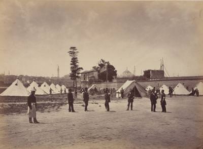 Sepetçiler Kasrı Önünde Kamp Alanı / 1870'ler