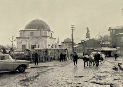 Solda Saçlı Abdülkâdir Efendi Camii, Eyüp