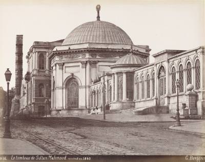 Sultan Mahmut Türbesi, Divanyolu / Guillaume Berggren Fotoğrafı