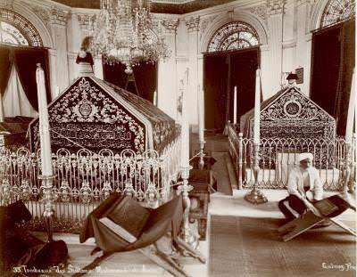 Sultan Mahmut ve Sultan Aziz Türbeleri Gulmez Fréres