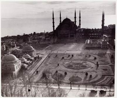 Sultanahmet Meydanı / 1946 Fotoğrafçı: Robert Capa