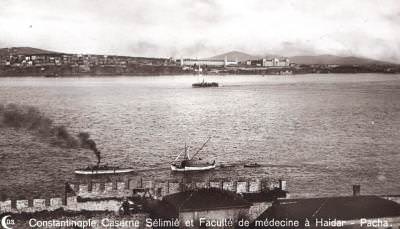 Uzakta Haydarpaşa ve Marmara Denizi