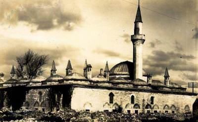 Yavuz Sultan Selim Medresesi / Halıcılar